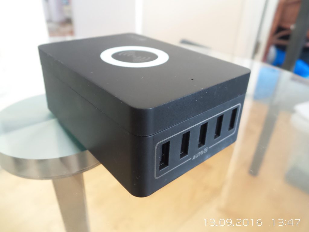 iEC 2 in 1 5-Port USB Charger with Qi Wireless Charging Pad Review